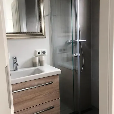 Eidumhaus, Freistehendes Reetdachhaus Mit Garten In Strandnaehe Dom wakacyjny Westerland