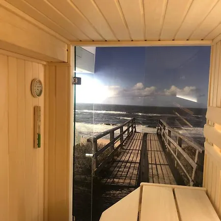 Eidumhaus, Freistehendes Reetdachhaus Mit Garten In Strandnaehe فيسترلاند