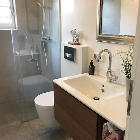 Dom wakacyjny Eidumhaus, Freistehendes Reetdachhaus Mit Garten In Strandnaehe *