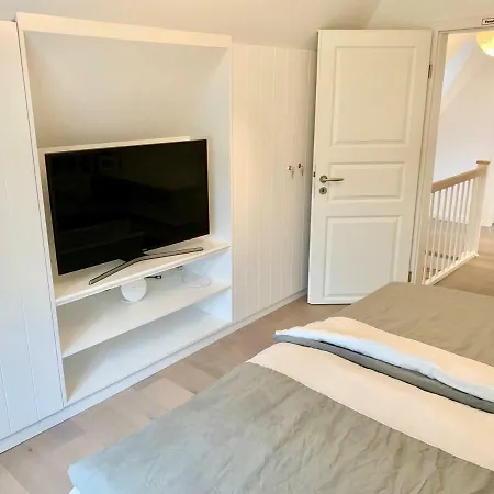 Dom wakacyjny Eidumhaus, Freistehendes Reetdachhaus Mit Garten In Strandnaehe