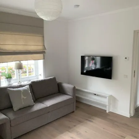 Eidumhaus, Freistehendes Reetdachhaus Mit Garten In Strandnaehe Dom wakacyjny Westerland