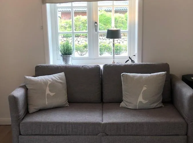 Eidumhaus, Freistehendes Reetdachhaus Mit Garten In Strandnaehe Casa de Férias