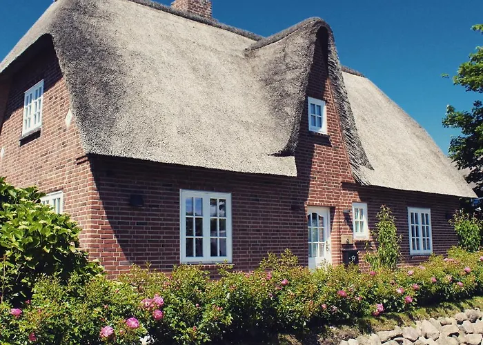 Eidumhaus, Freistehendes Reetdachhaus Mit Garten In Strandnaehe *