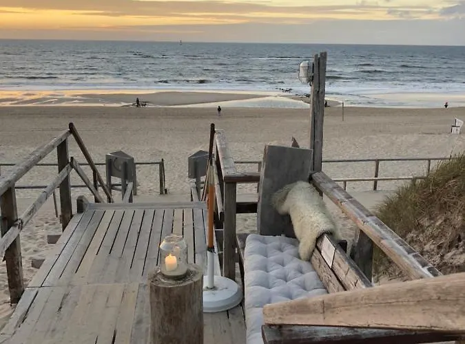 Eidumhaus, Freistehendes Reetdachhaus Mit Garten In Strandnaehe Westerland